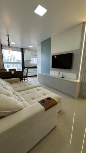 Apartamento novo a 300m da praia!